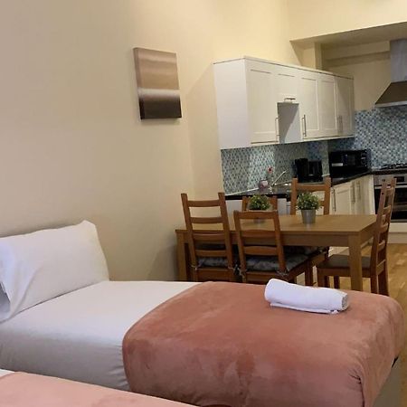 Kings City Centre Apartments Лондон Екстериор снимка