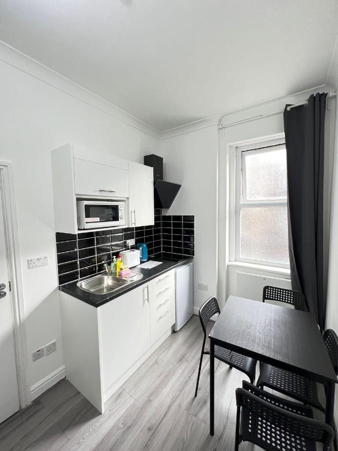 Kings City Centre Apartments Лондон Екстериор снимка