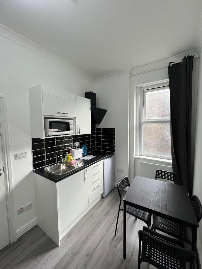 Kings City Centre Apartments Лондон Екстериор снимка