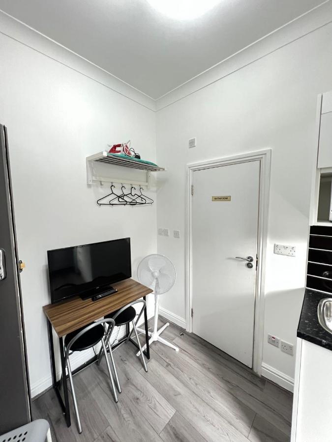 Kings City Centre Apartments Лондон Екстериор снимка
