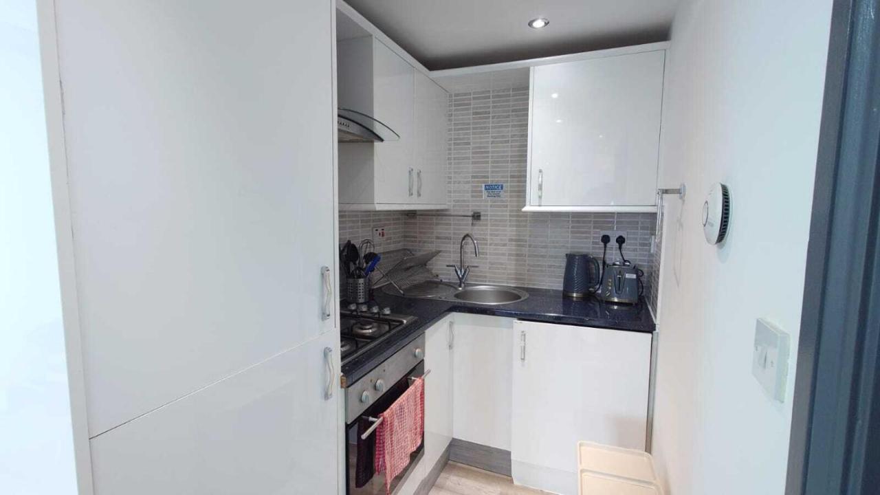 Kings City Centre Apartments Лондон Екстериор снимка