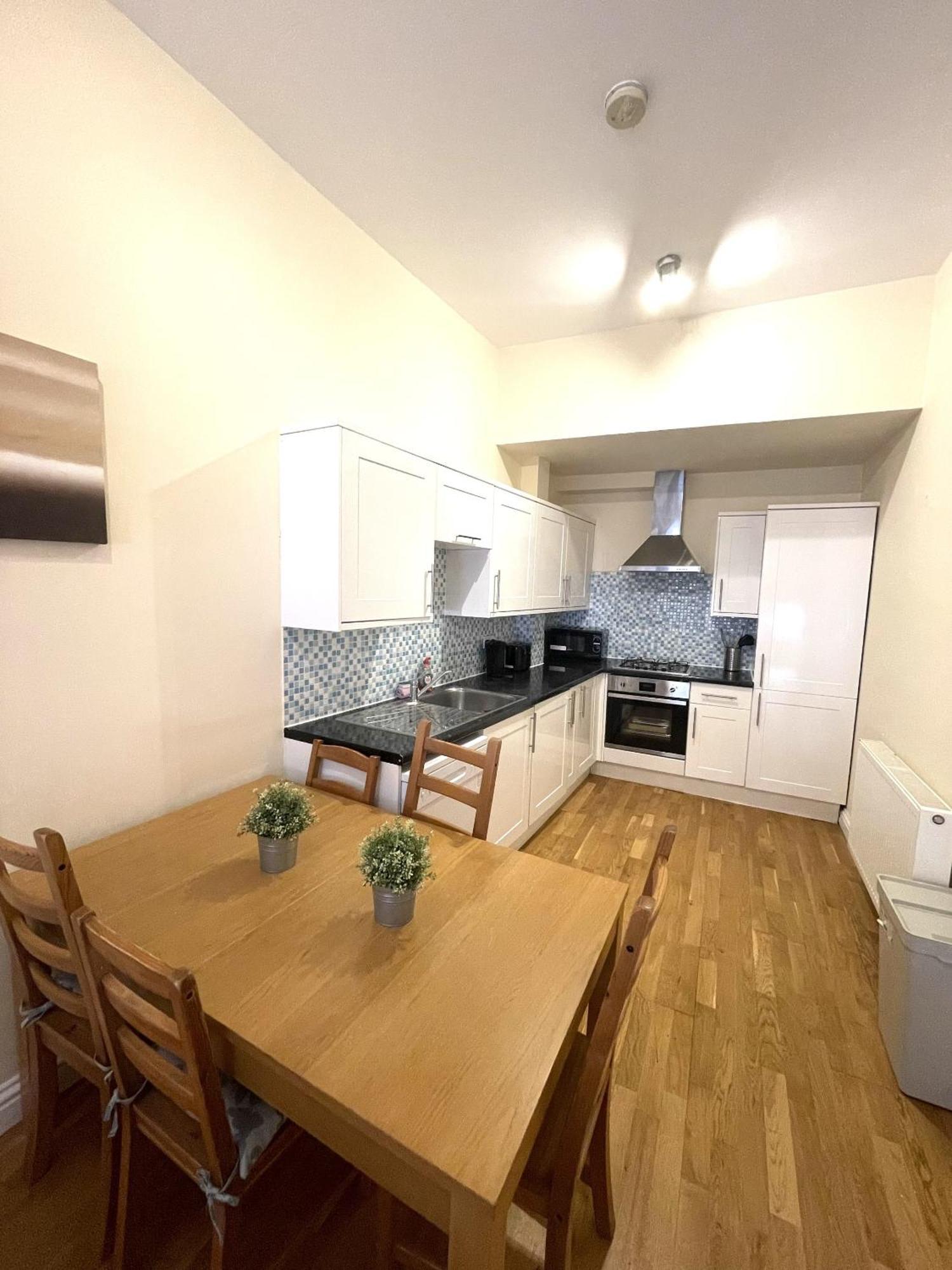 Kings City Centre Apartments Лондон Екстериор снимка