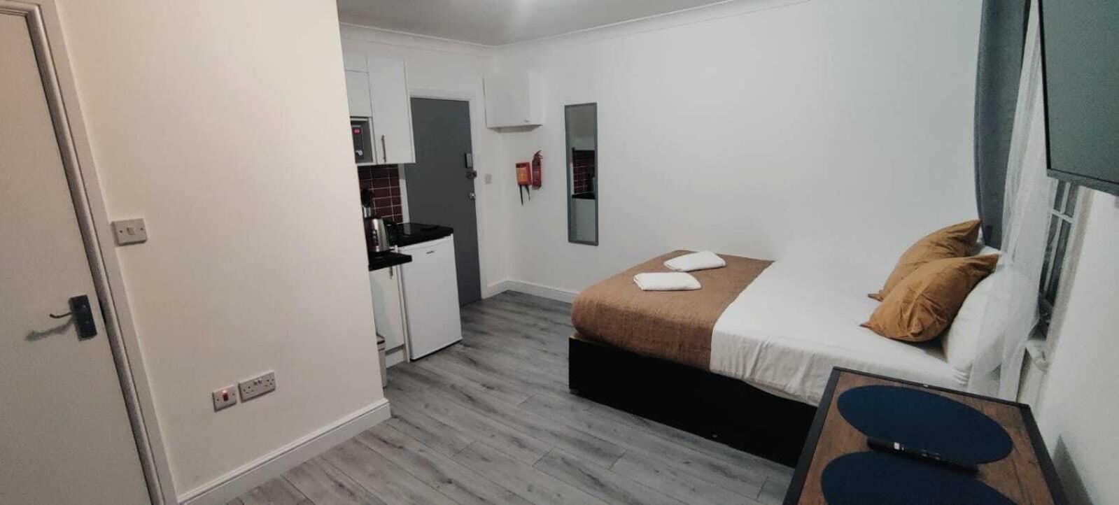 Kings City Centre Apartments Лондон Екстериор снимка