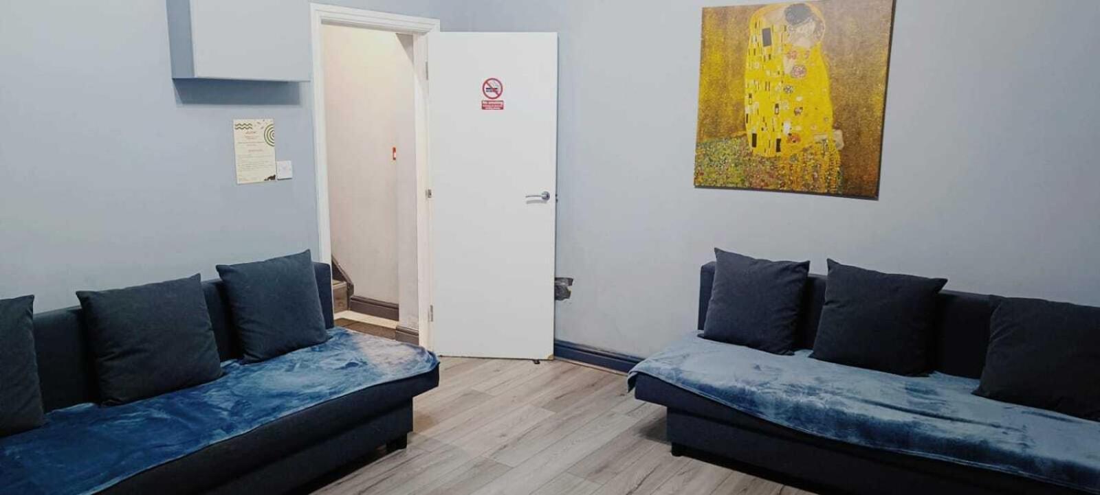 Kings City Centre Apartments Лондон Екстериор снимка