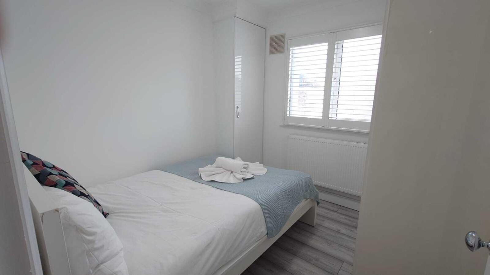 Kings City Centre Apartments Лондон Екстериор снимка