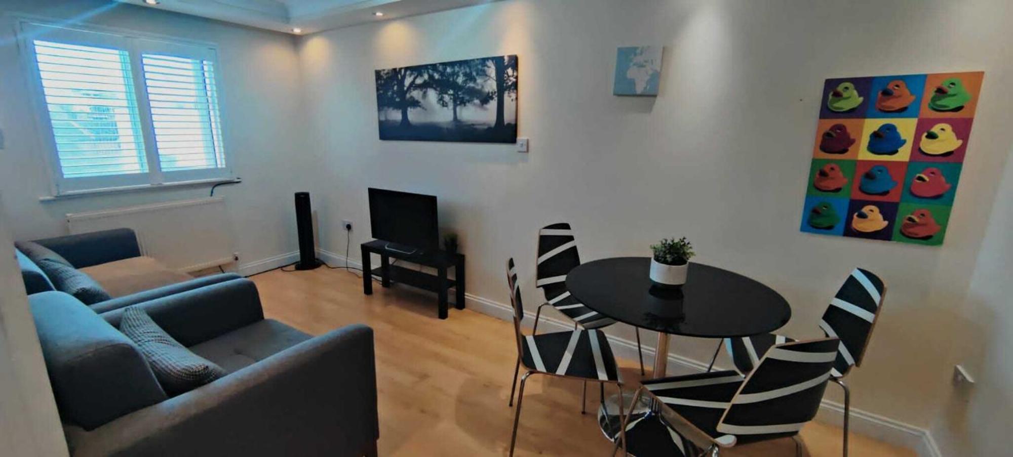 Kings City Centre Apartments Лондон Екстериор снимка