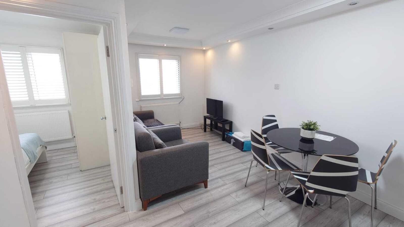 Kings City Centre Apartments Лондон Екстериор снимка