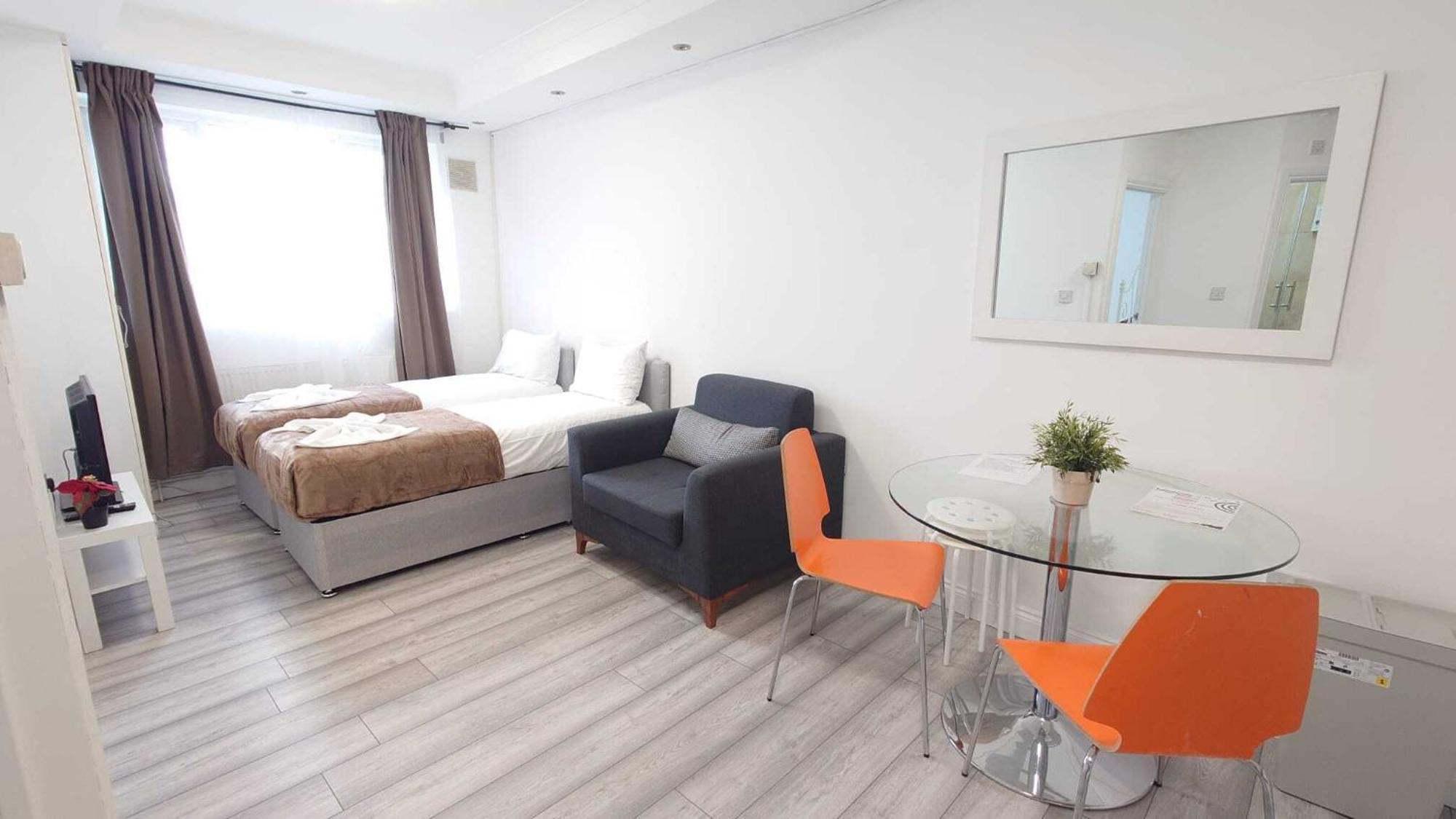 Kings City Centre Apartments Лондон Екстериор снимка