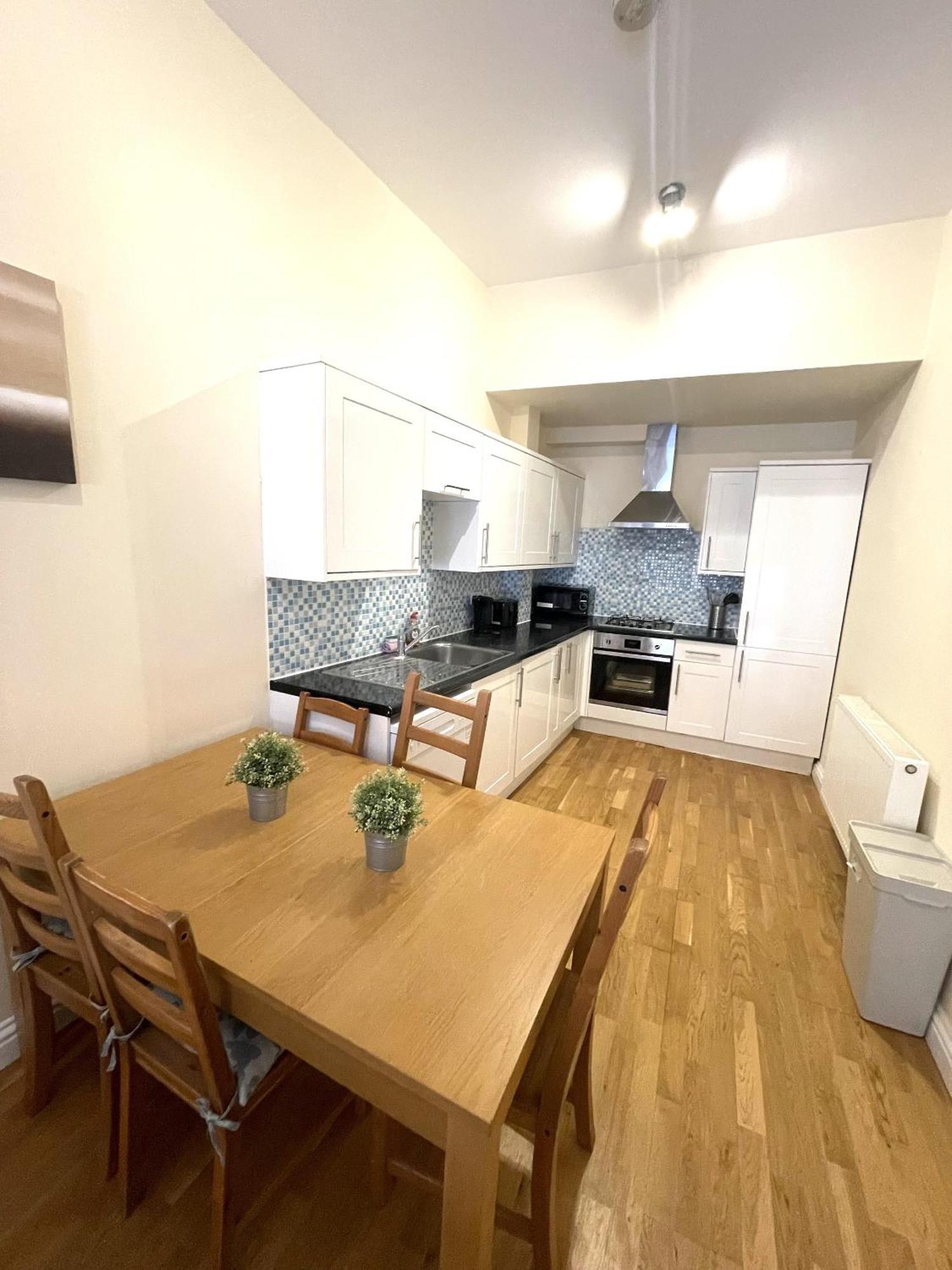 Kings City Centre Apartments Лондон Екстериор снимка