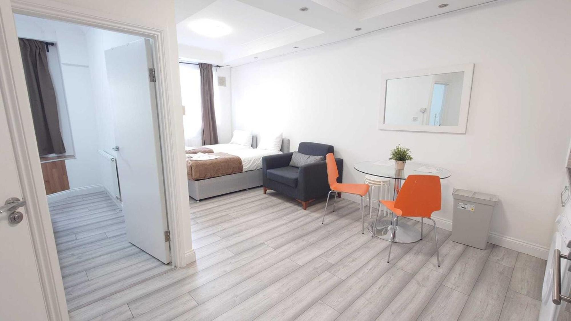 Kings City Centre Apartments Лондон Екстериор снимка
