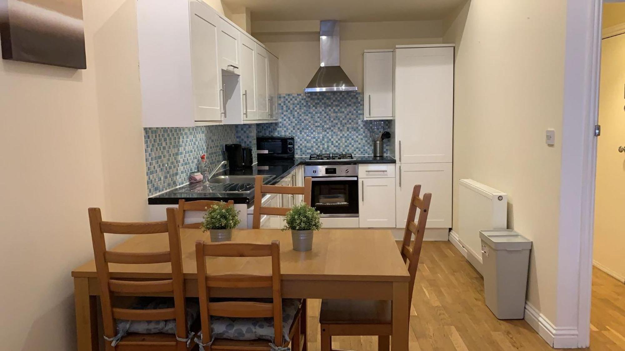 Kings City Centre Apartments Лондон Екстериор снимка